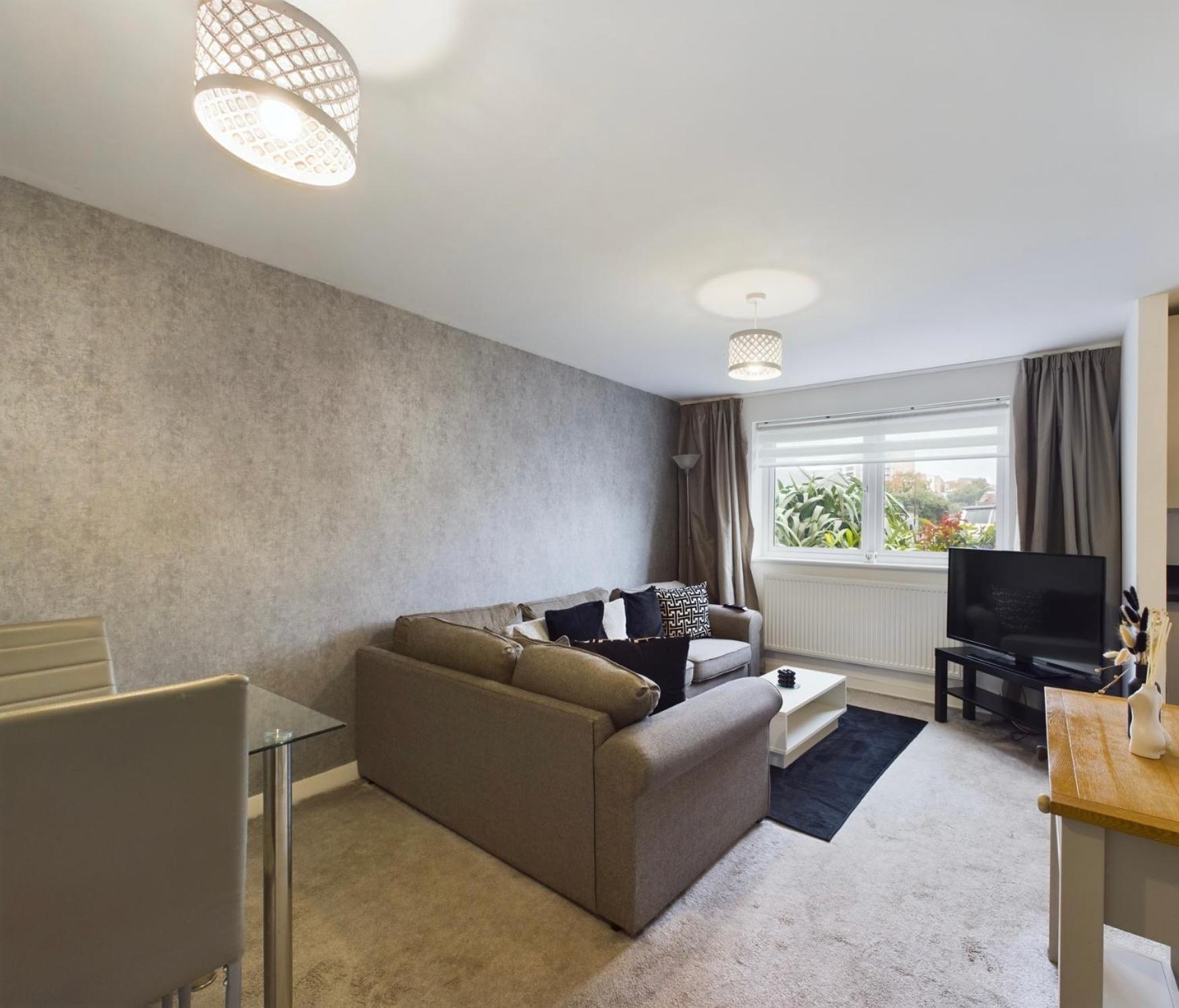 Modern 2 Bed City Apartment With Private Parking Суонзи Екстериор снимка